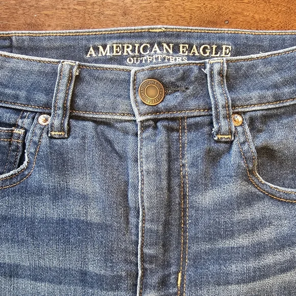 American Eagle Denim Skirt with Side Zippers Frayed Hem Size 6 - Picture 6 of 10